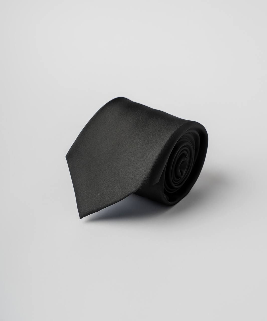 Классический чёрный шёлковый галстук