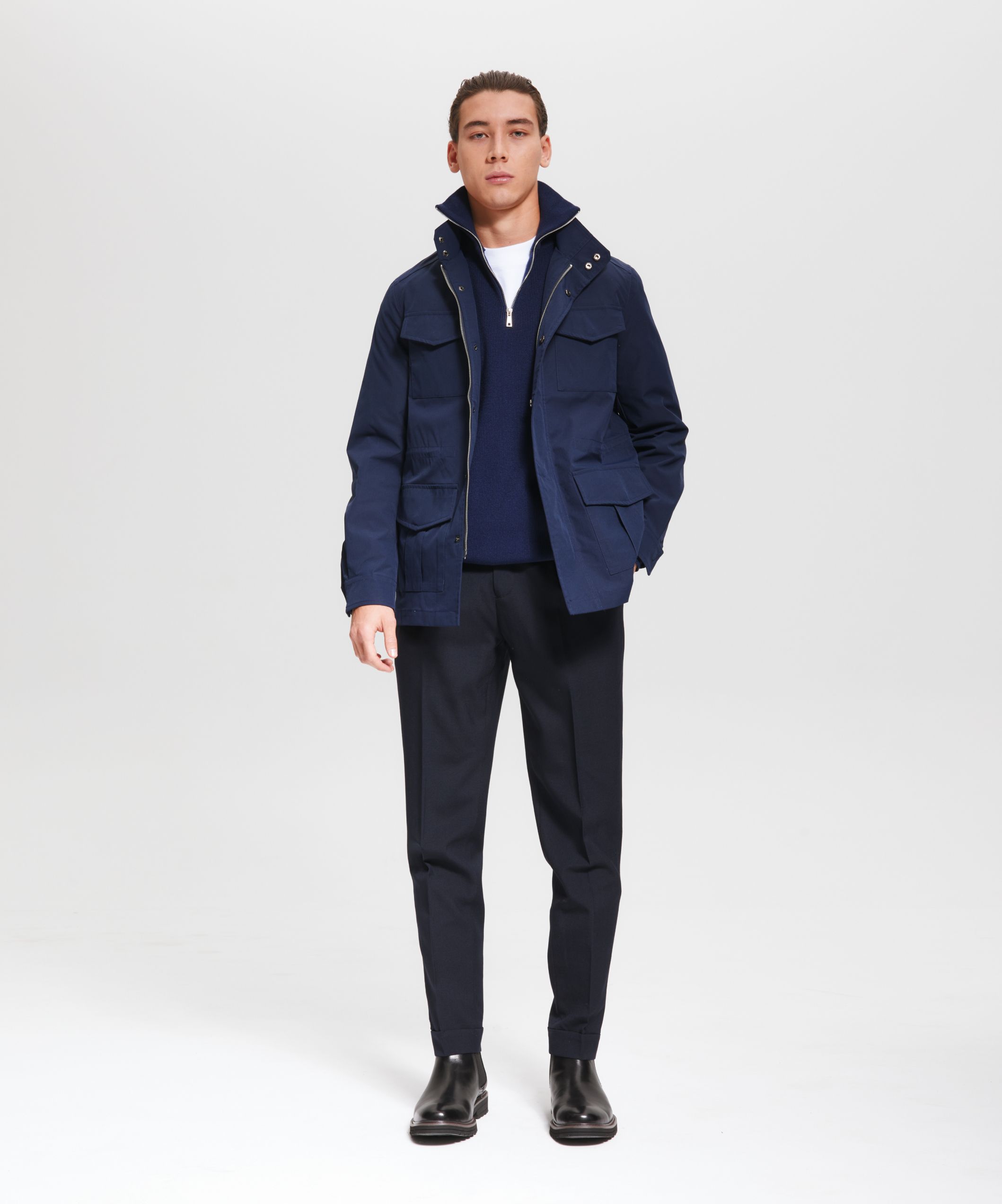 Куртка с накладными карманами