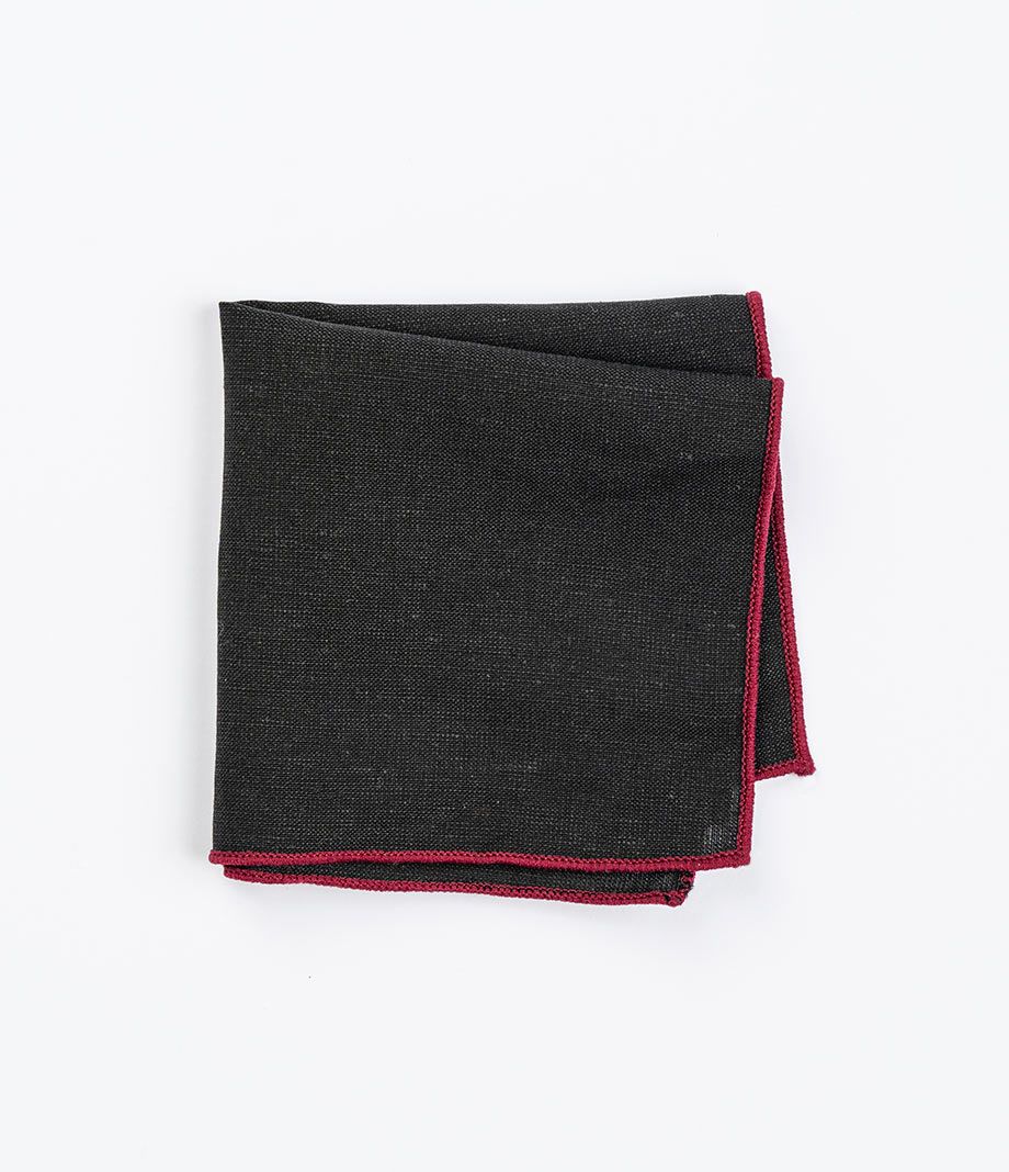 Черный карманный платок с красной каемкой