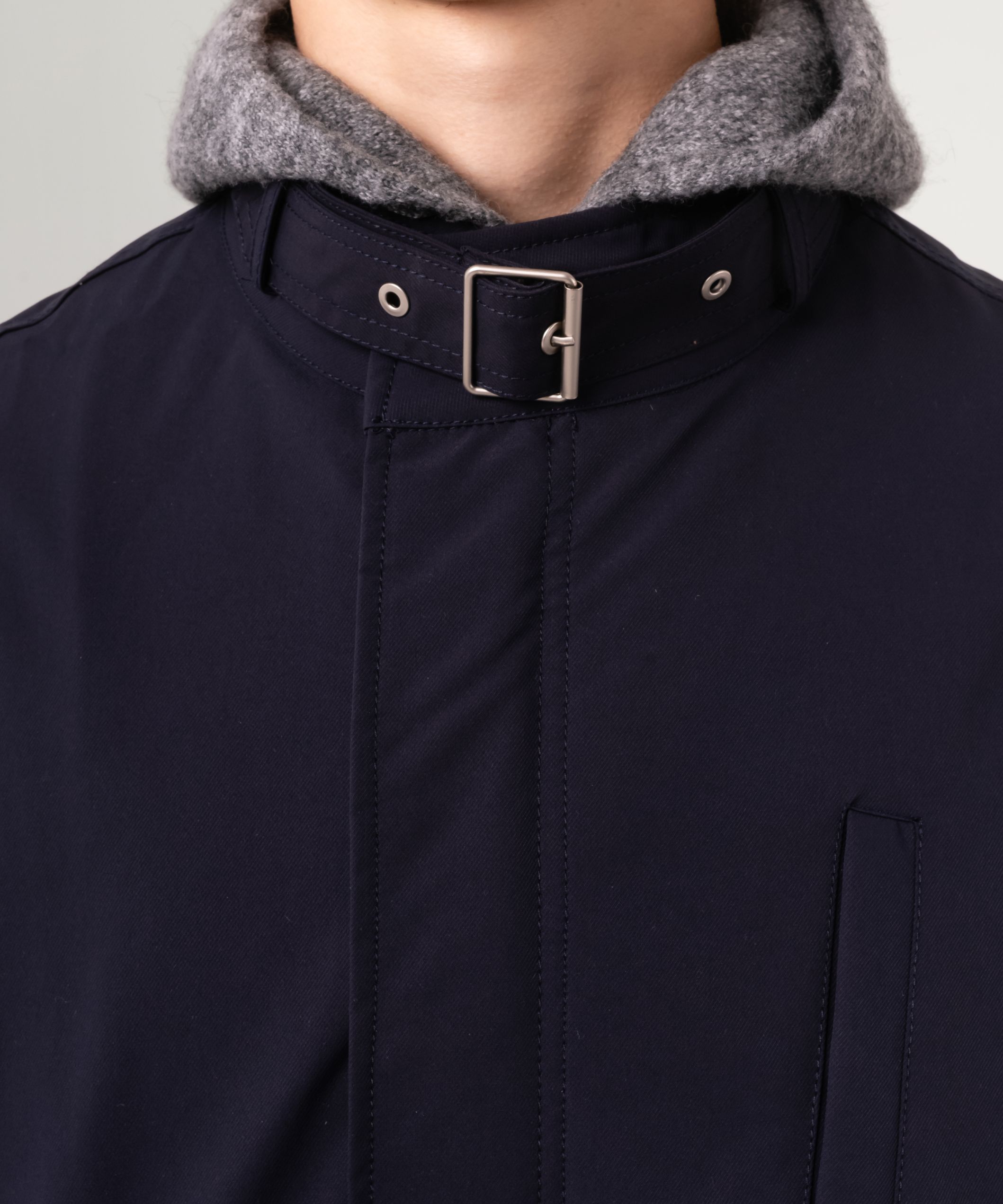 Куртка средней длины синего оттенка