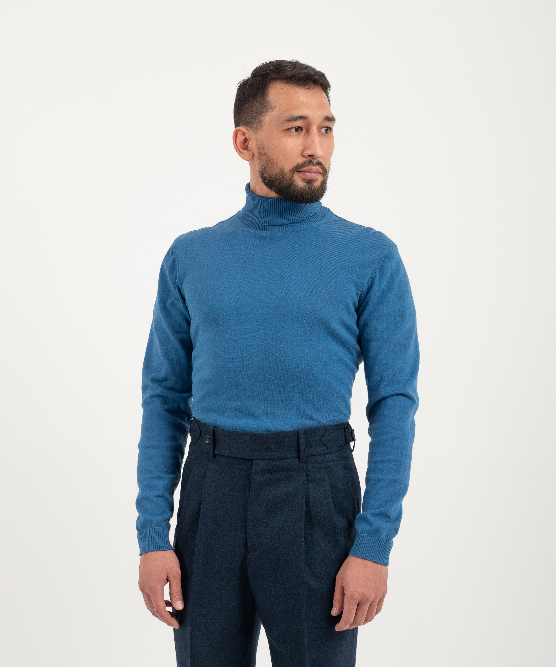 Водолазка голубого цвета