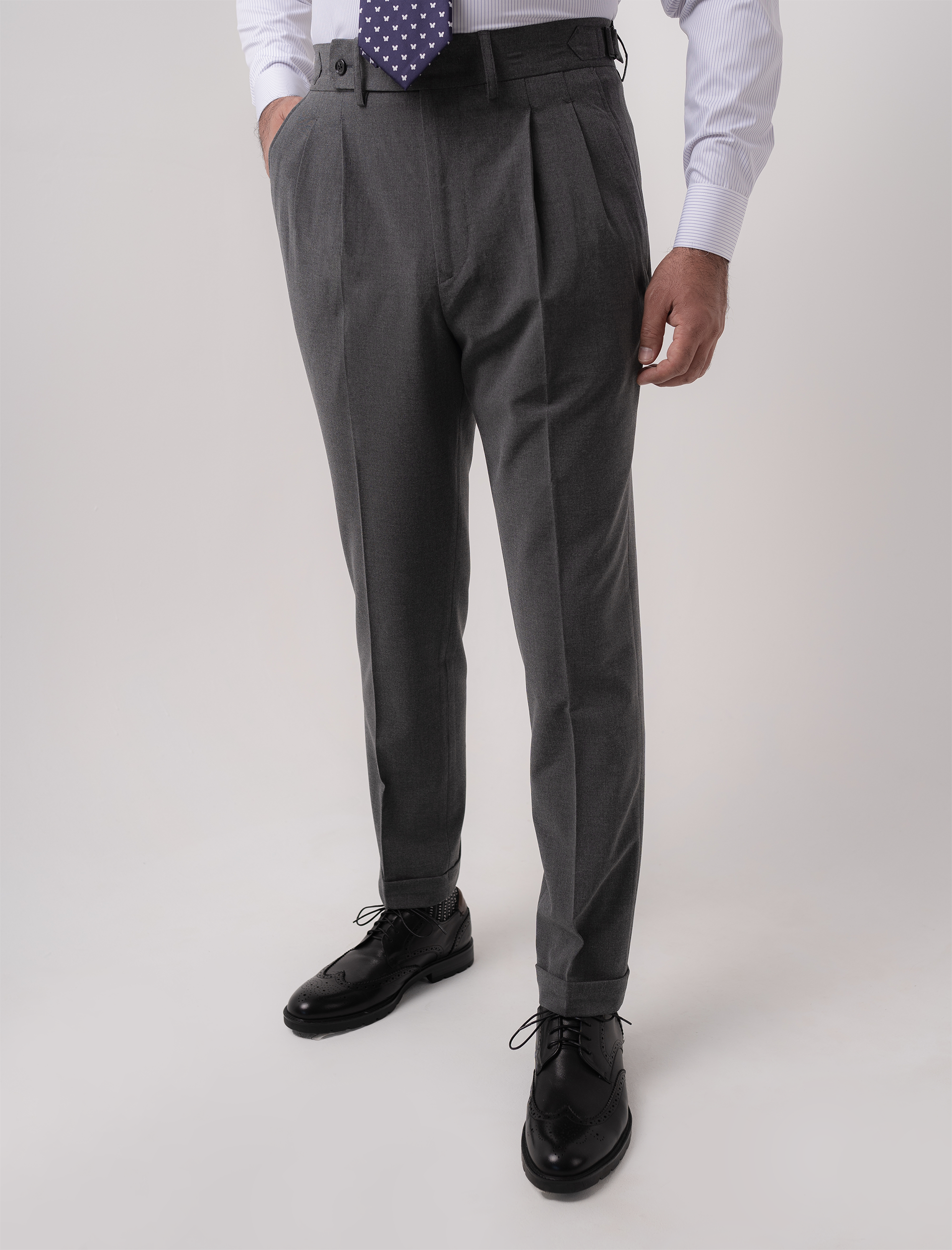 Серые брюки