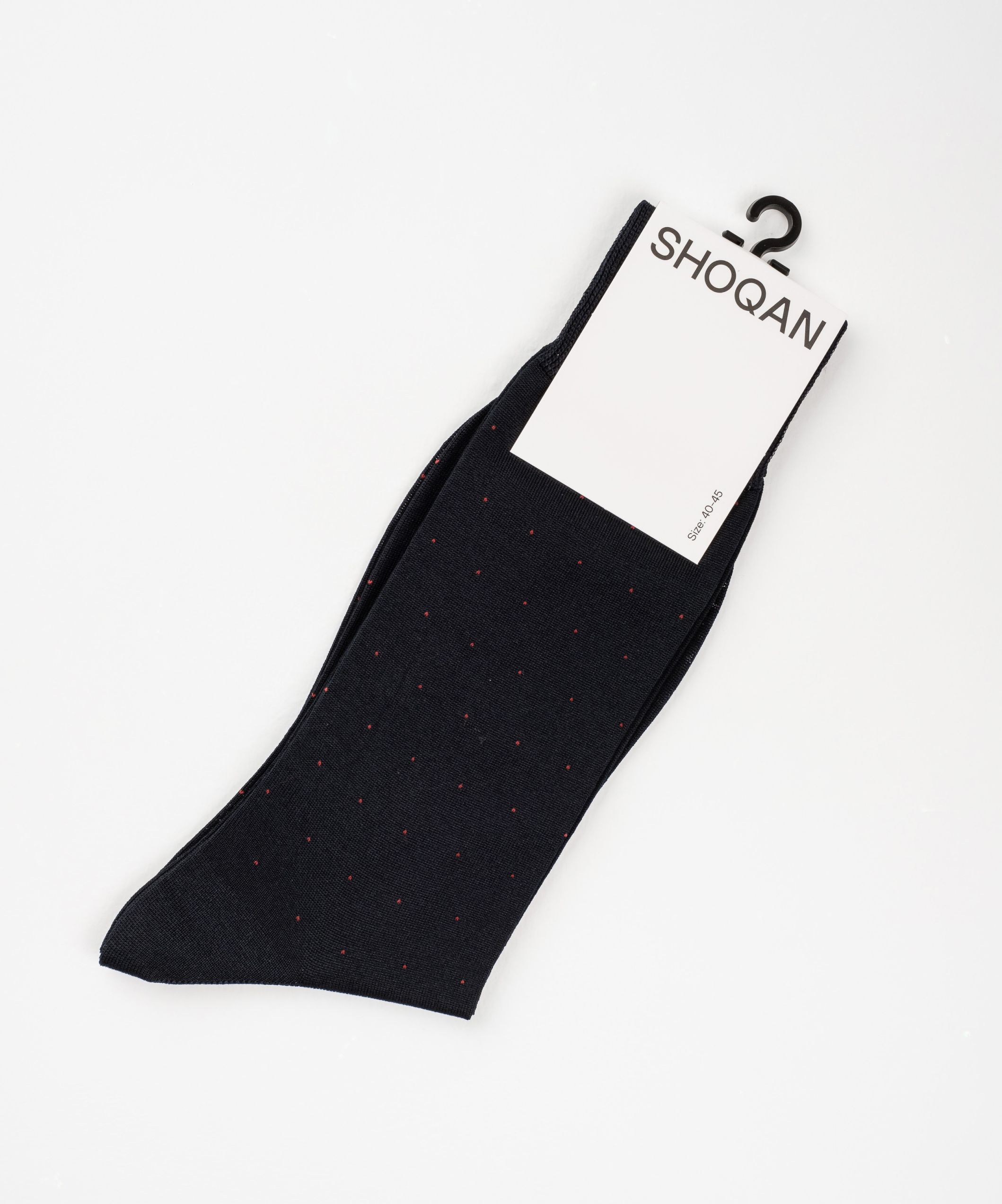 Носки черного оттенка в красную крапинку