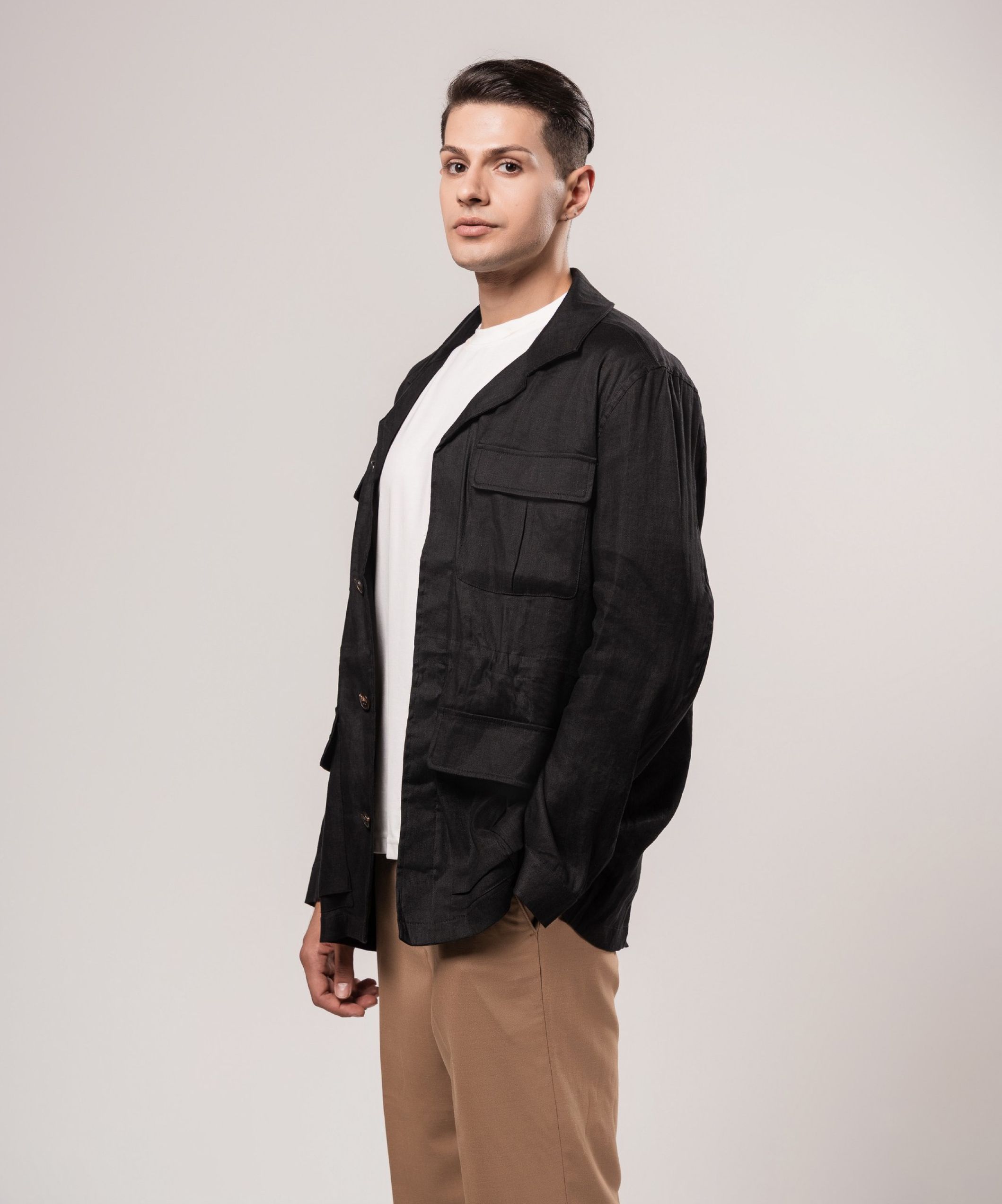 Пиджак в стиле сафари изо льна с накладными карманами