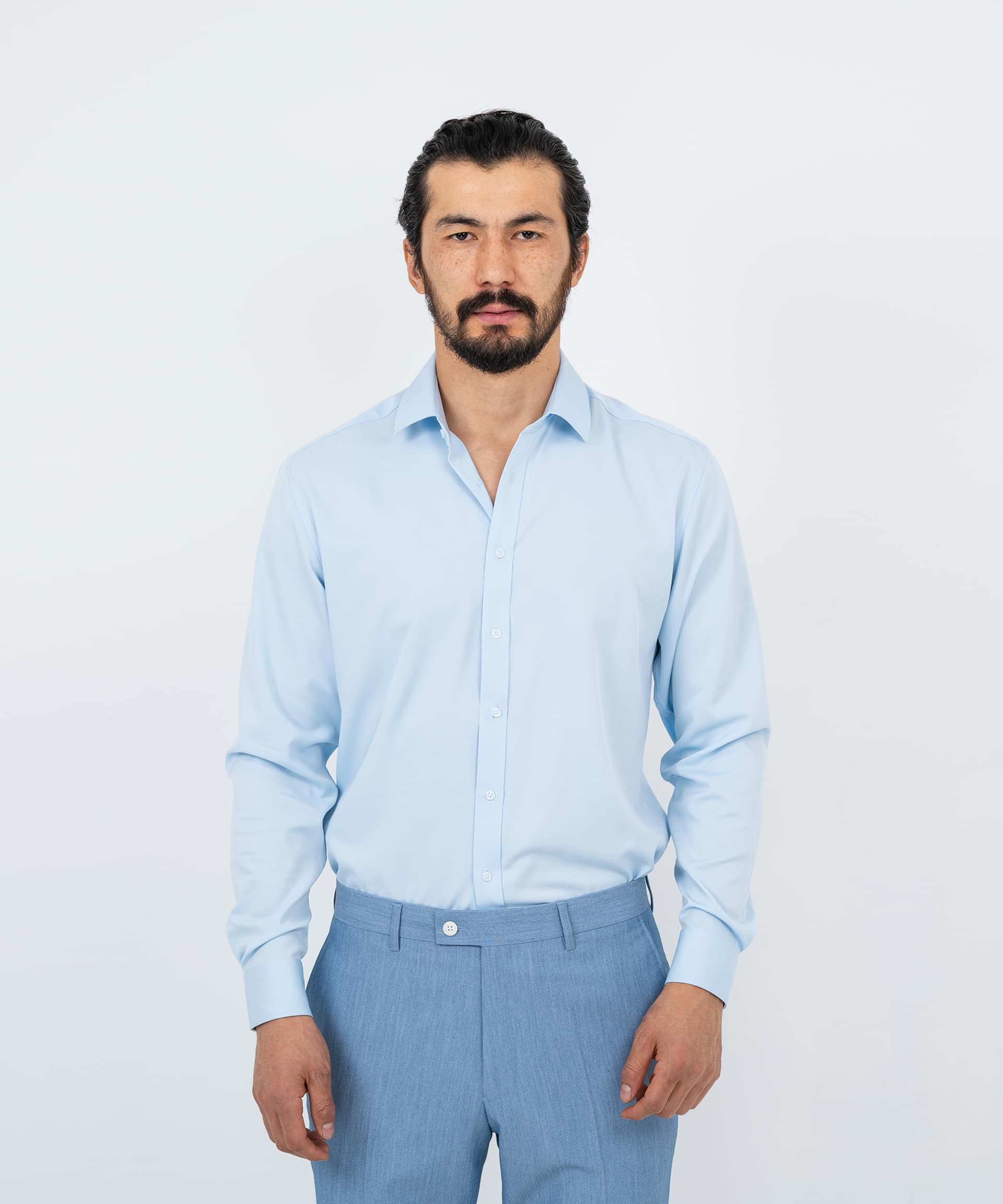 Сорочка светло-голубого цвета