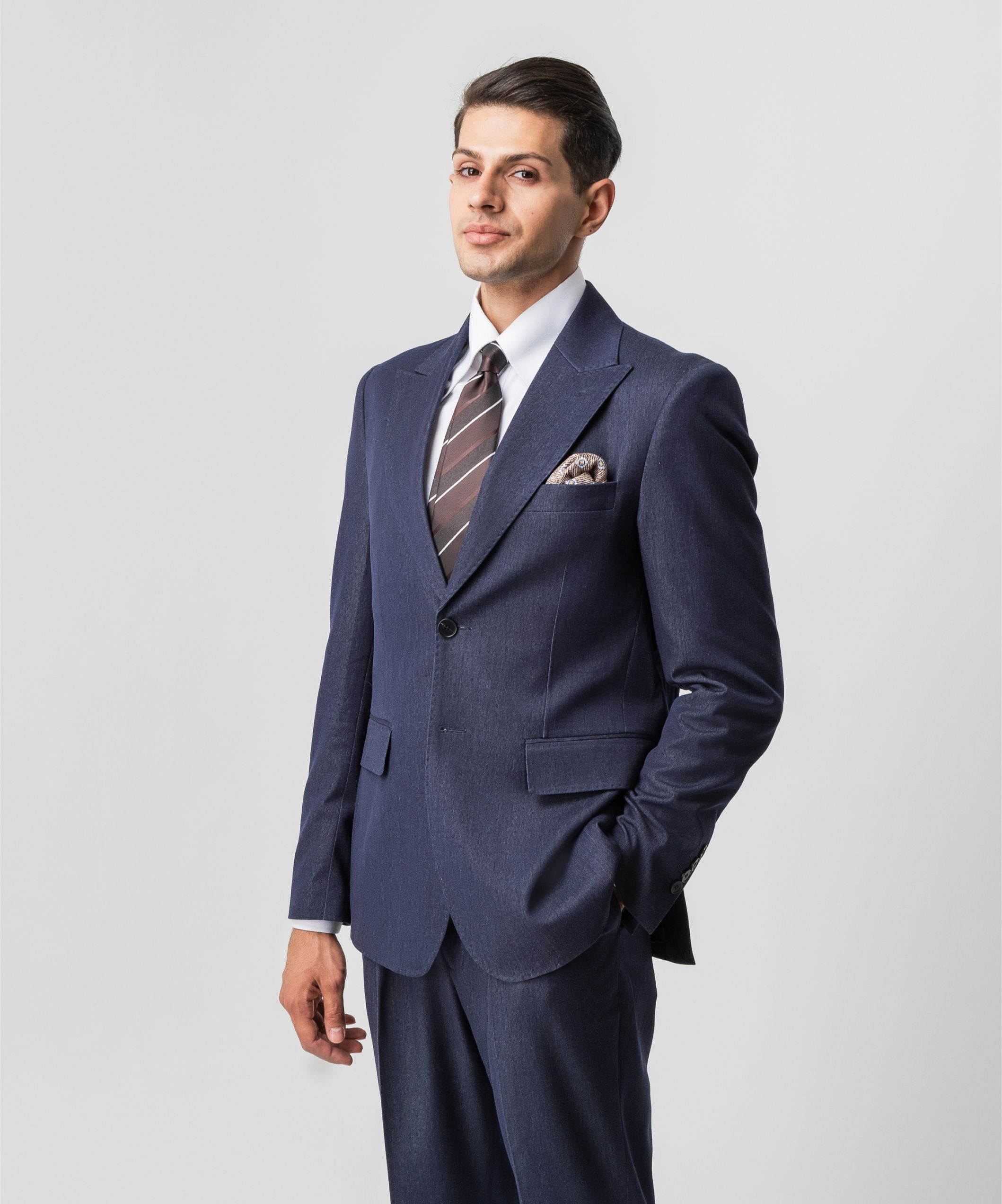 Костюм-двойка из легкого денима