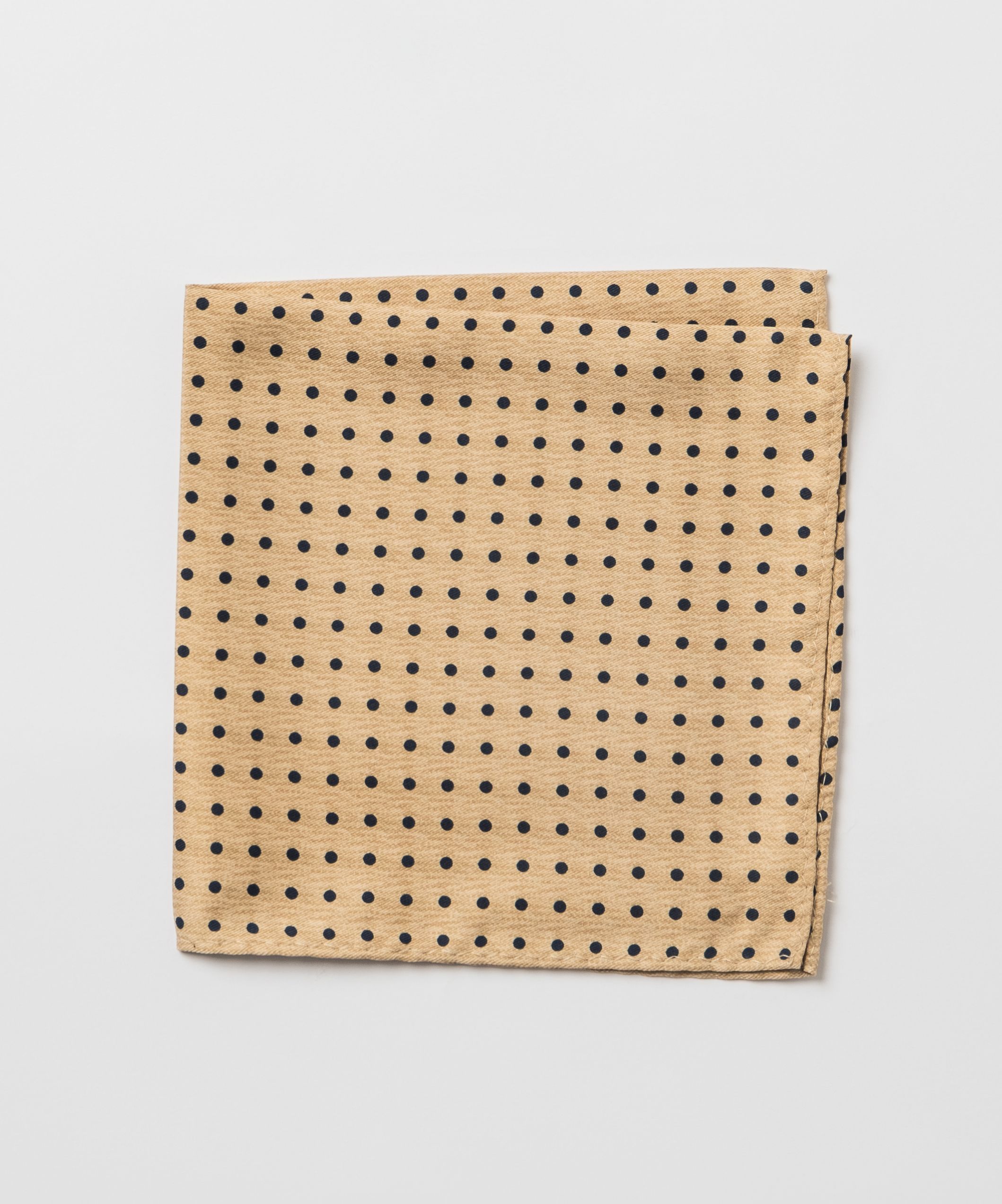 Бежевый платок-паше в горошек