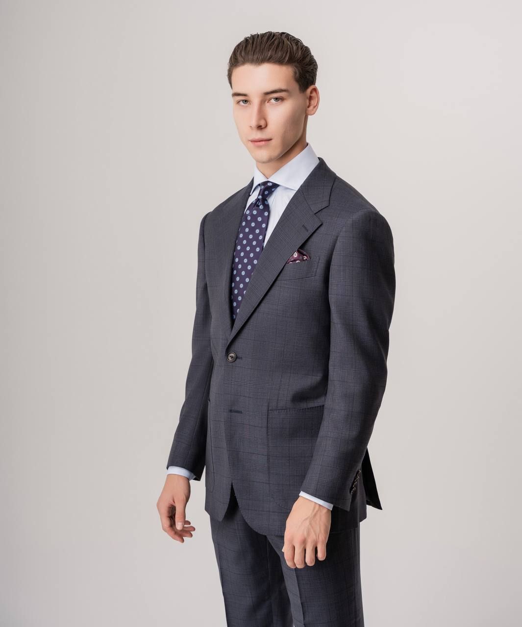 Однобортный костюм в клетку