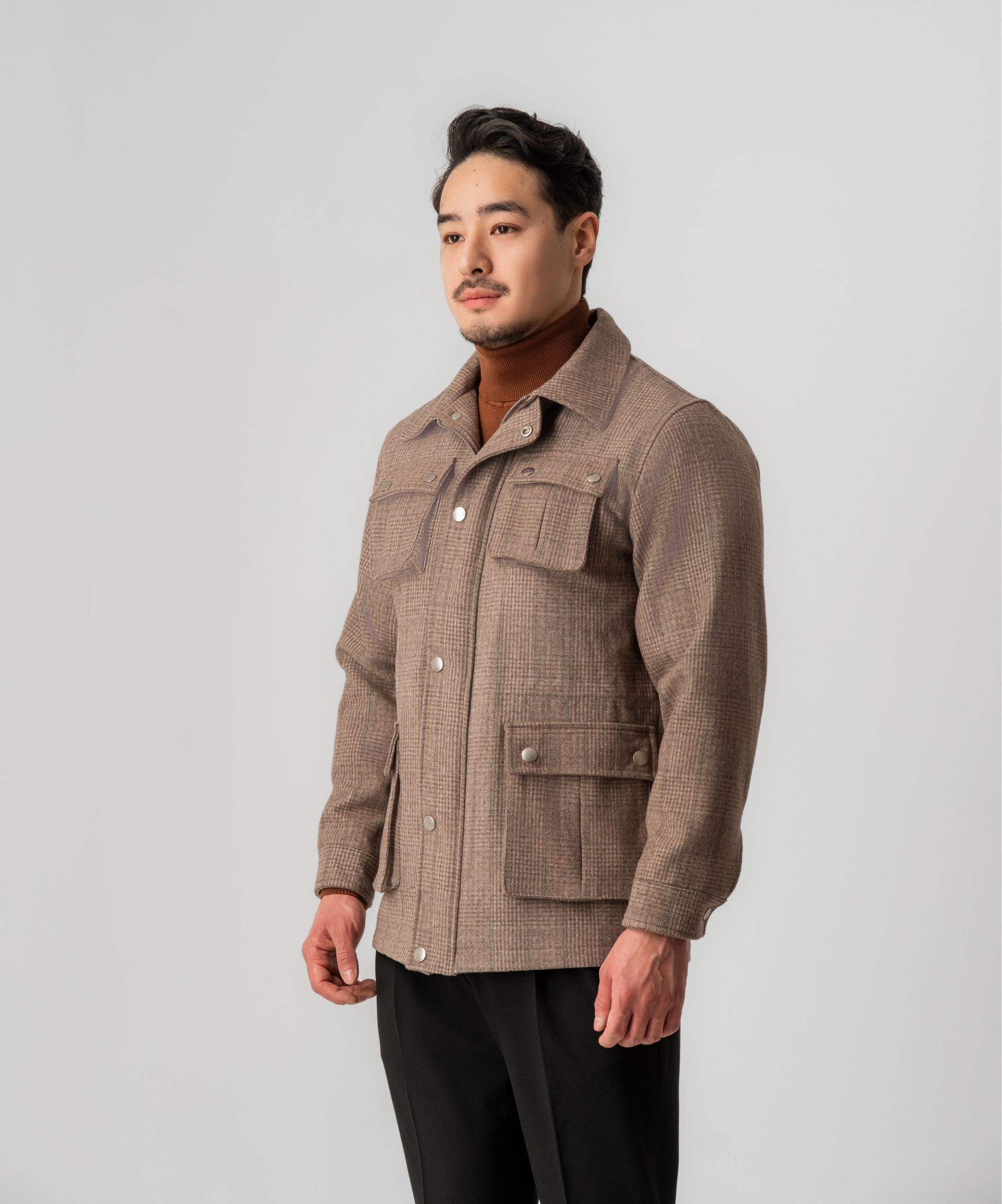 Куртка в песочных оттенках