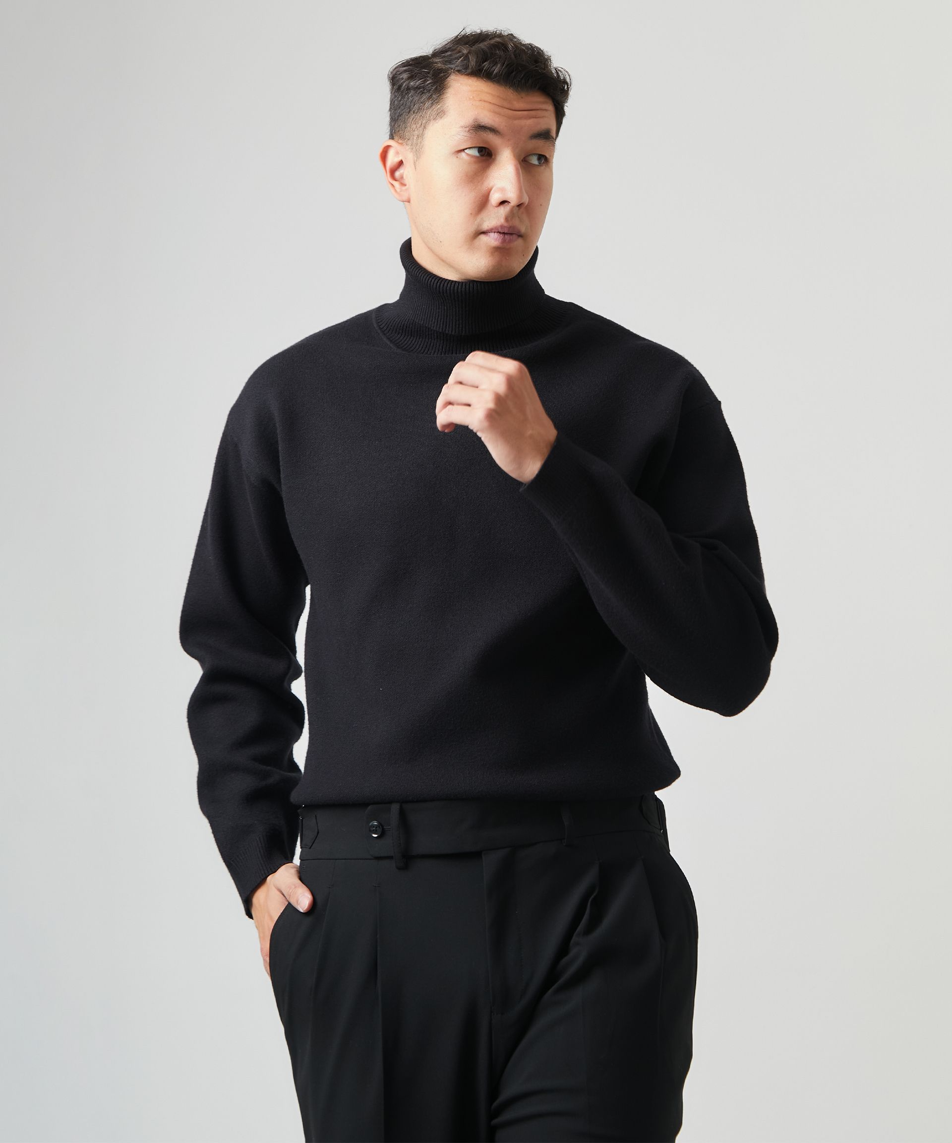 Шерстяная водолазка черного цвета