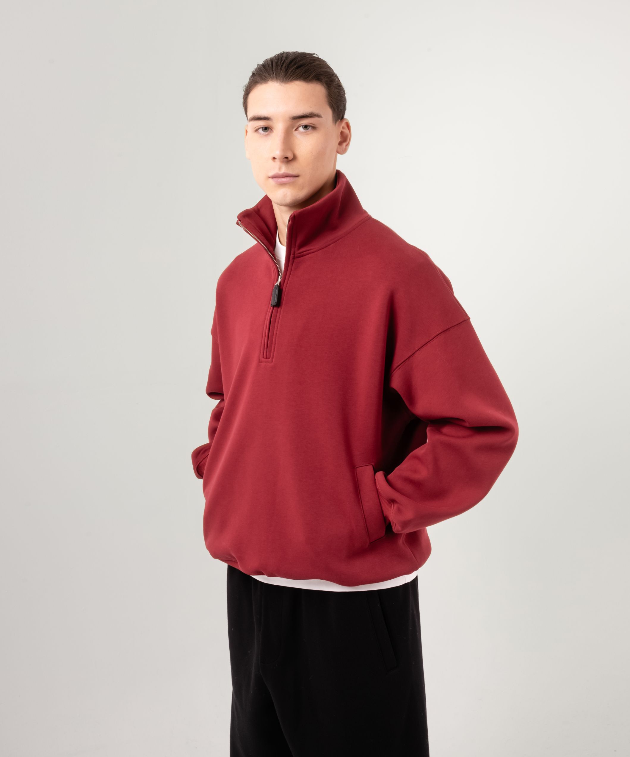 Худи на полузамке бордового цвета