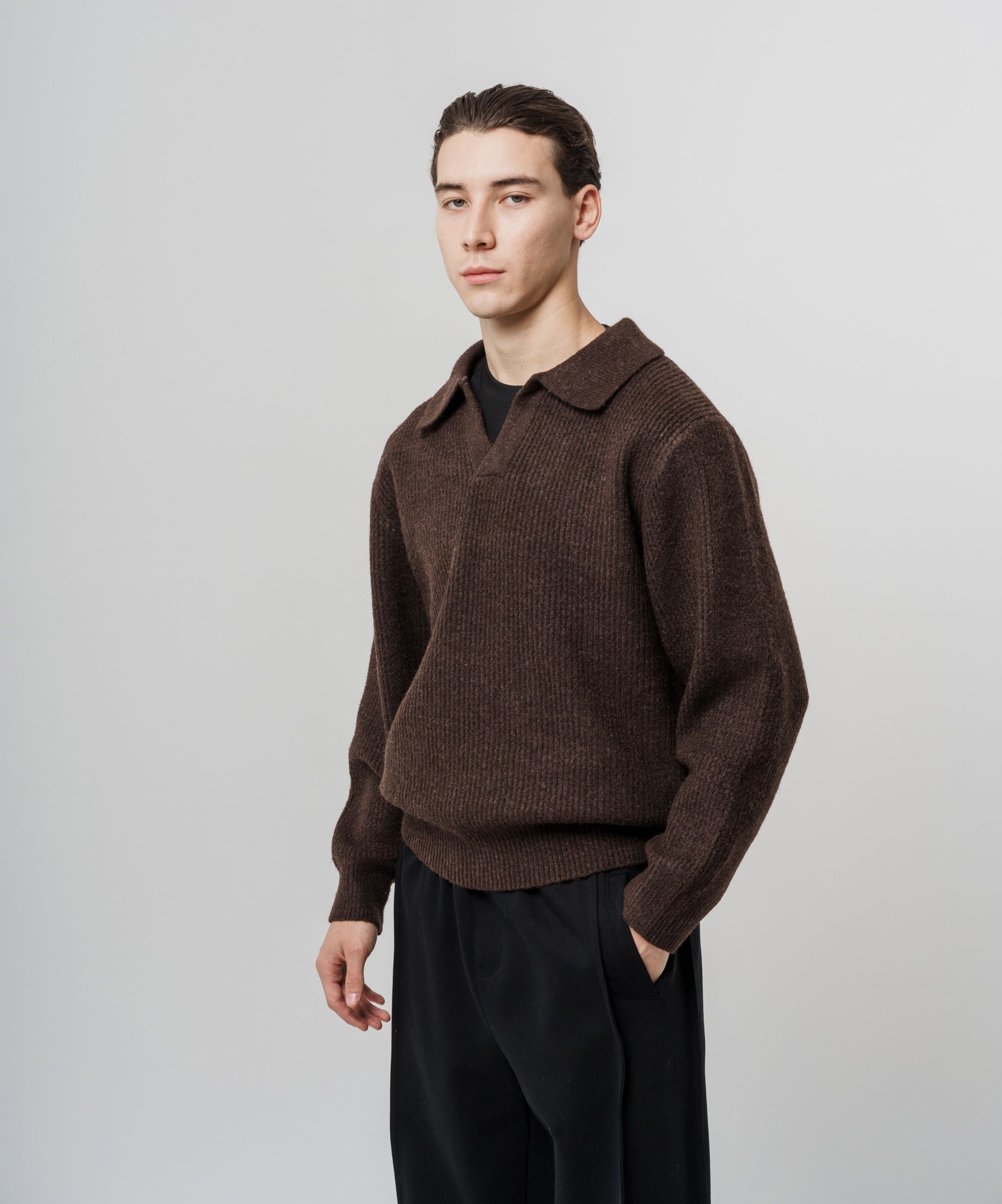 Кофта с V-образным вырезом