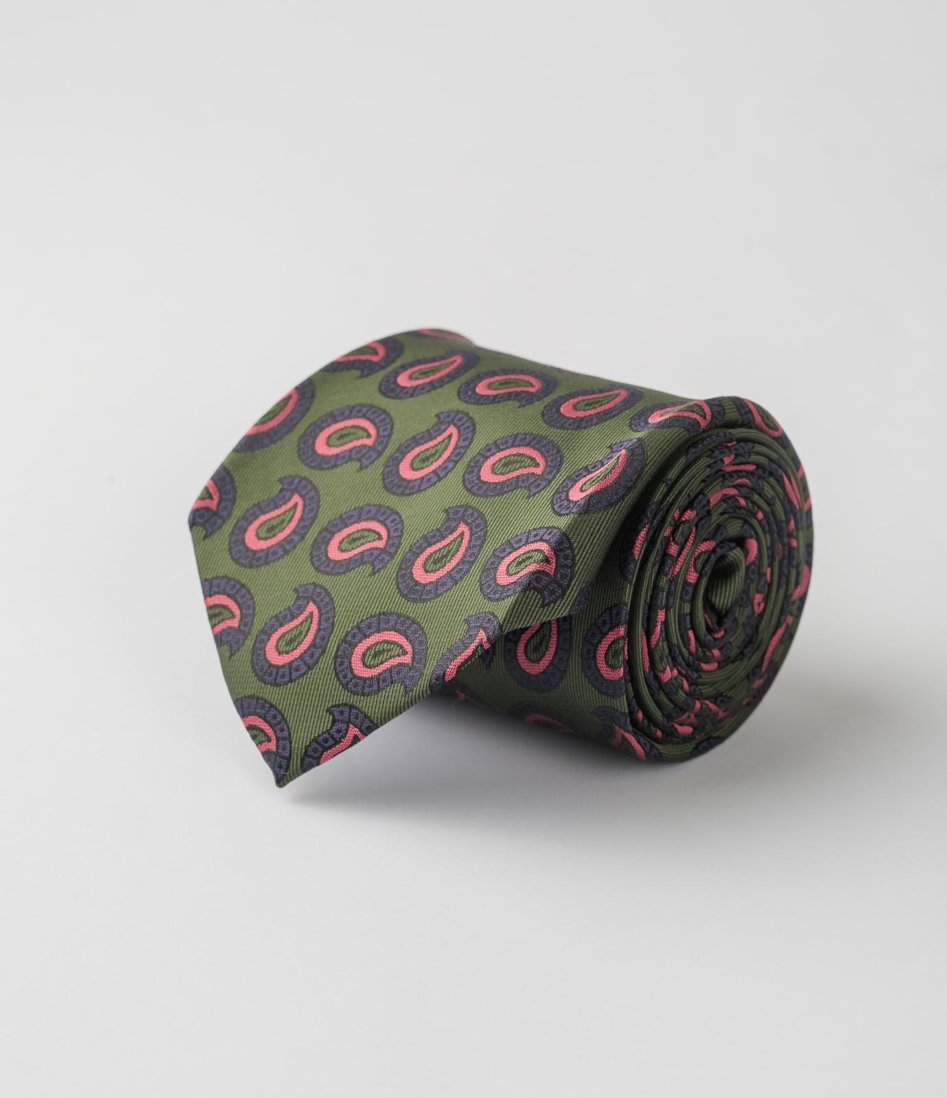 Темно-зеленый галстук с узором